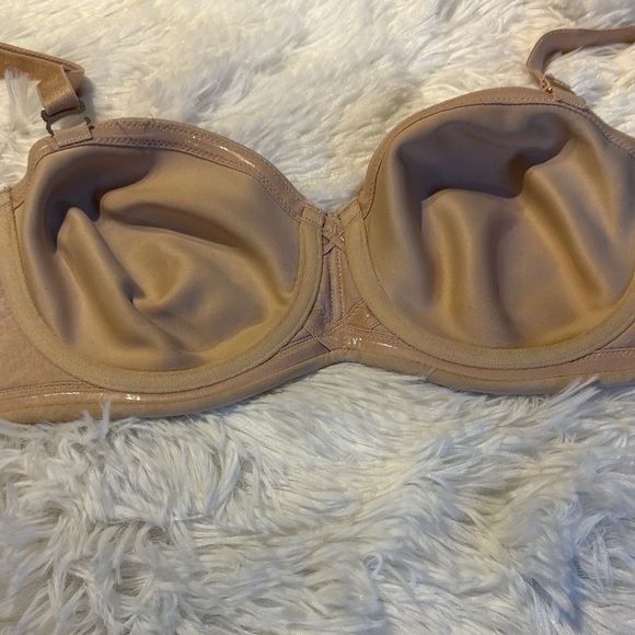Delicate Tan Underwire Bra - Picture 3 of 7